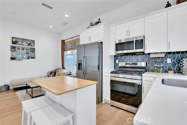 Detail Gallery Image 12 of 26 For 2446 E Encanto Paseo, Ontario,  CA 91762 - 2 Beds | 2/1 Baths