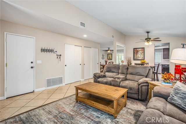 6967 Mountain Avenue, Highland CA: https://media.crmls.org/medias/a155e28f-9989-4303-b373-1f2b41623c53.jpg