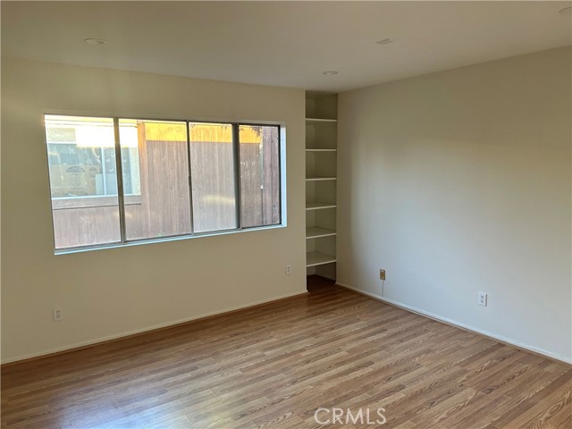 Detail Gallery Image 7 of 9 For 13112 Moorpark St #2,  Sherman Oaks,  CA 91423 - 2 Beds | 2/1 Baths