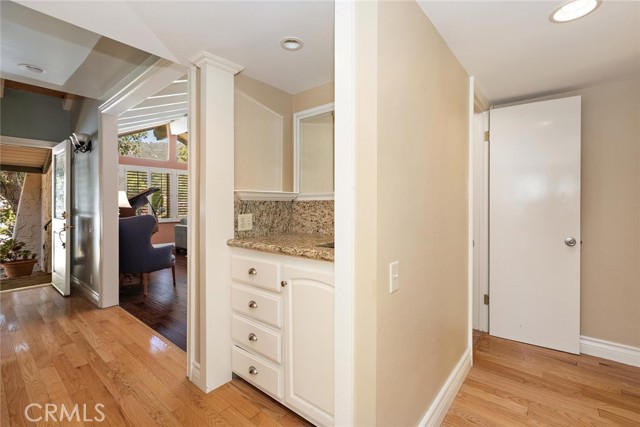 Detail Gallery Image 7 of 30 For 3616 Mesa Lila Ln, Glendale,  CA 91208 - 5 Beds | 3/1 Baths