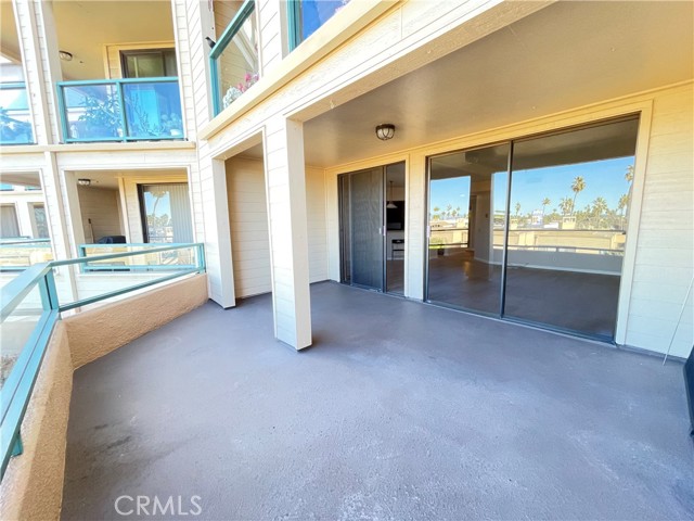 Detail Gallery Image 2 of 16 For 130 the Village #103,  Redondo Beach,  CA 90277 - 2 Beds | 2 Baths