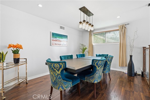 Detail Gallery Image 7 of 40 For 5244 Baza Ave, Woodland Hills,  CA 91364 - 3 Beds | 3 Baths