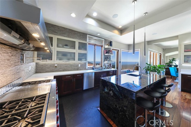 Detail Gallery Image 18 of 40 For 1076 Skyline Dr, Laguna Beach,  CA 92651 - 4 Beds | 4/1 Baths