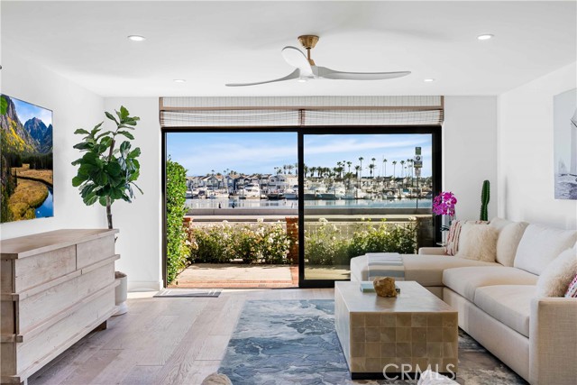 Detail Gallery Image 15 of 37 For 1817 W Bay Ave a,  Newport Beach,  CA 92663 - 2 Beds | 2/1 Baths