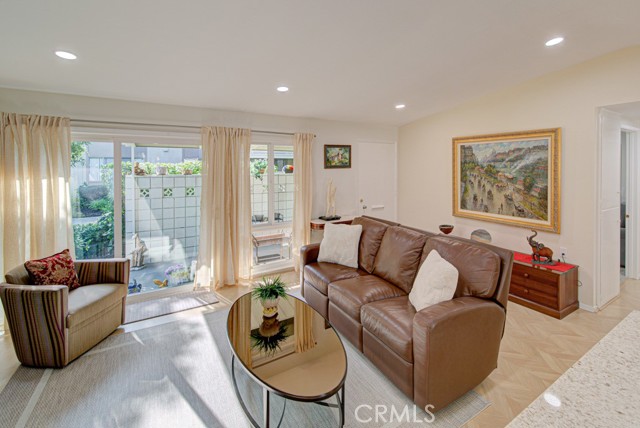 Detail Gallery Image 15 of 26 For 122 via Estrada a,  Laguna Woods,  CA 92637 - 2 Beds | 2 Baths