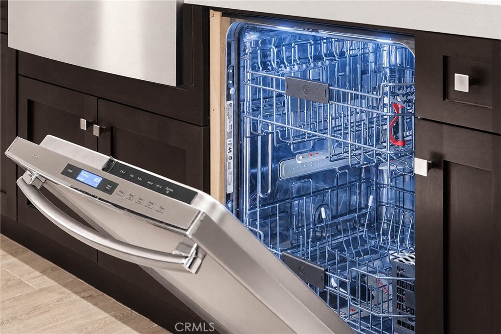 https://media.crmls.org/medias/a159a12b-6f42-40ba-912f-6297b0557032.jpg?preset=X-Large