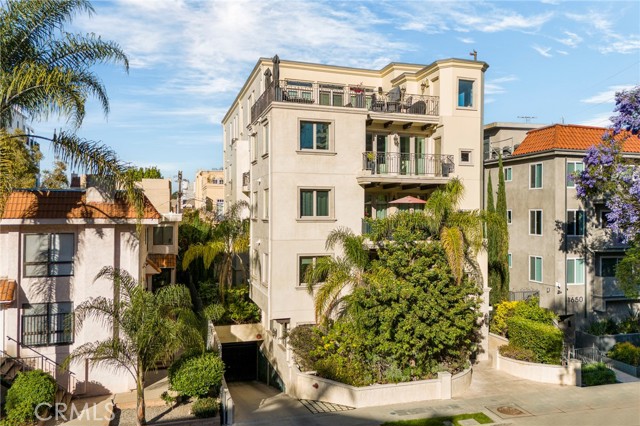 1644 S Bentley AVE Unit: 401