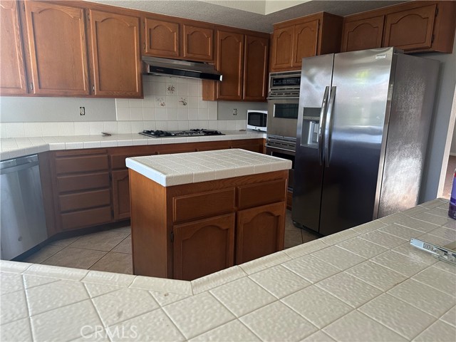 Detail Gallery Image 10 of 39 For 9545 Alta Loma Dr, Rancho Cucamonga,  CA 91737 - 5 Beds | 2/1 Baths