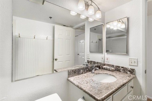 Detail Gallery Image 28 of 41 For 400 Lake St #208, Huntington Beach,  CA 92648 - 2 Beds | 2 Baths