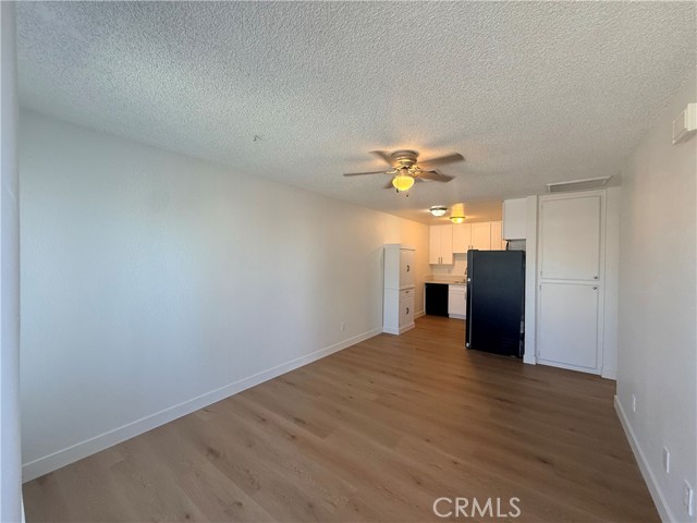 Image 4 of 13 For 526 Greystone  3