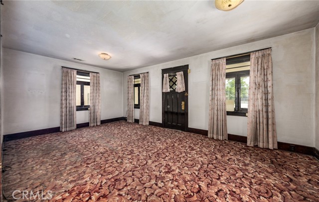 124 S Olive Avenue, Rialto CA: https://media.crmls.org/medias/a15e261c-5123-47b0-8bf9-7d3477023b8f.jpg