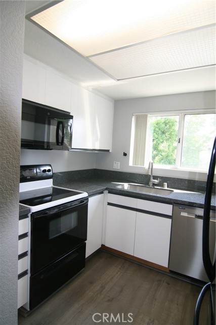 Detail Gallery Image 5 of 10 For 27806 Violet #134,  Mission Viejo,  CA 92691 - 2 Beds | 2 Baths