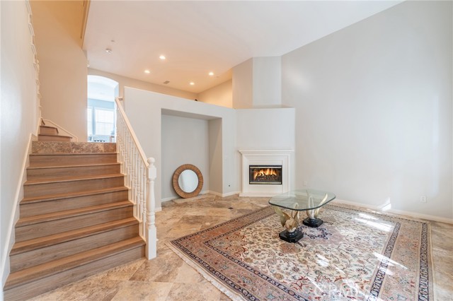 Detail Gallery Image 23 of 49 For 6267 Pacific Pointe Dr, Huntington Beach,  CA 92648 - 3 Beds | 2/1 Baths