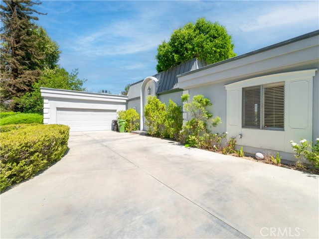 20193 Adele Drive, Woodland Hills CA: https://media.crmls.org/medias/a161efa7-76ab-4186-a223-8396576f2267.jpg