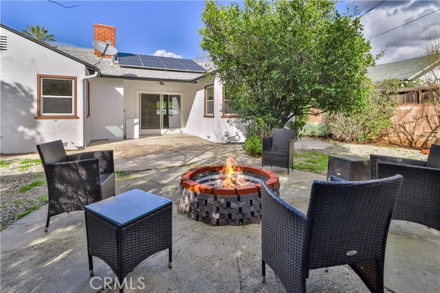 21032 Cantara Street, Canoga Park CA: https://media.crmls.org/medias/a162d5af-3667-4fbb-b449-cd4cfd1a9a12.jpg