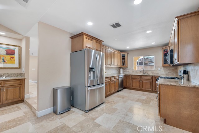 Detail Gallery Image 15 of 34 For 9835 Nevada Ave, Chatsworth,  CA 91311 - 4 Beds | 3 Baths