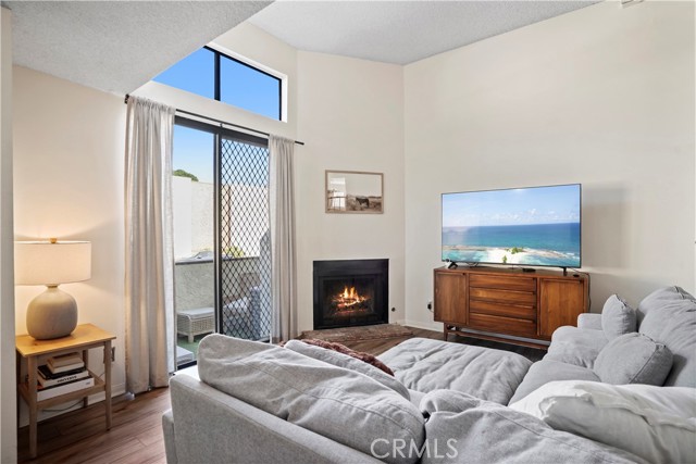 Detail Gallery Image 1 of 53 For 19355 Sherman Way #41,  Reseda,  CA 91335 - 2 Beds | 2/1 Baths