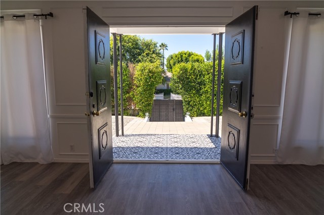 Detail Gallery Image 6 of 47 For 14356 Greenleaf St, Sherman Oaks,  CA 91423 - 3 Beds | 2/1 Baths