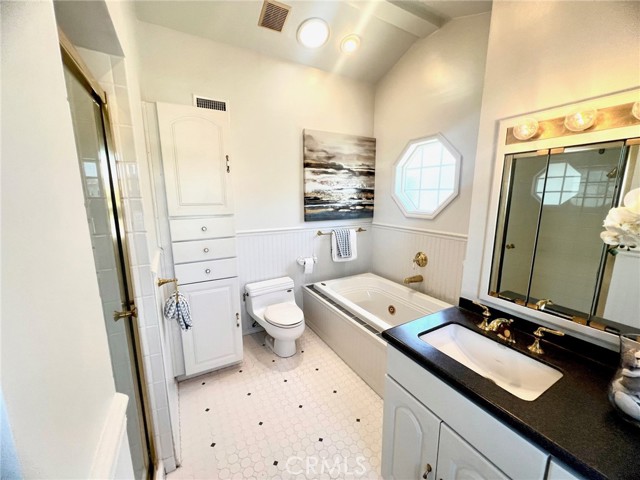 Detail Gallery Image 16 of 21 For 5344 E Appian Way, Long Beach,  CA 90803 - 3 Beds | 2 Baths