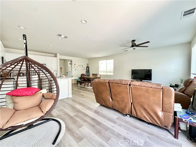 3149 E Painted Crescent Street, Ontario CA: https://media.crmls.org/medias/a1667a31-0293-4192-ac5b-b0839b45aada.jpg