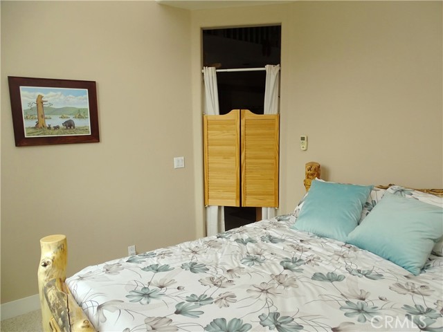 Detail Gallery Image 21 of 41 For 2097 Fox Ln, Big Bear City,  CA 92314 - 4 Beds | 3/1 Baths