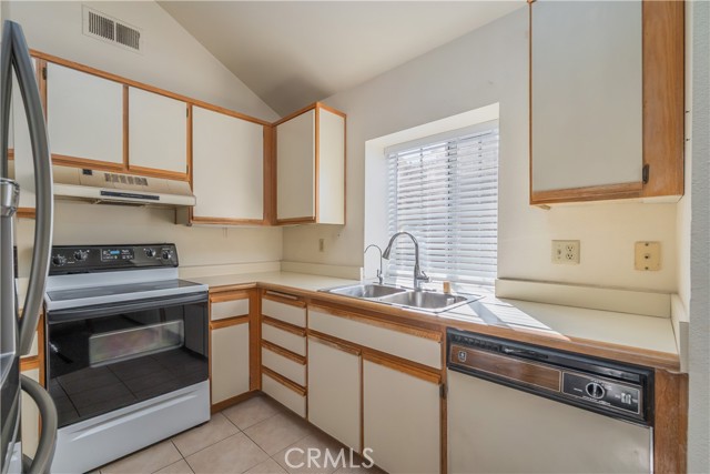 Detail Gallery Image 9 of 30 For 2601 S Quarry #D,  Walnut,  CA 91789 - 2 Beds | 2 Baths