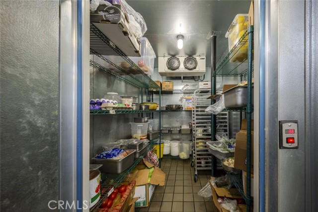 15602 Ventura Boulevard, Encino CA: https://media.crmls.org/medias/a168d7a2-7de5-4a3f-8fca-3ebcef4f1d6b.jpg