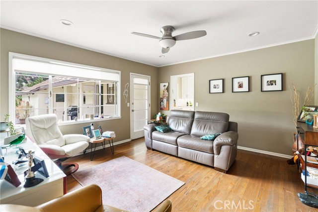 Detail Gallery Image 18 of 55 For 14060 Chandler Bld, Sherman Oaks,  CA 91401 - 3 Beds | 2 Baths
