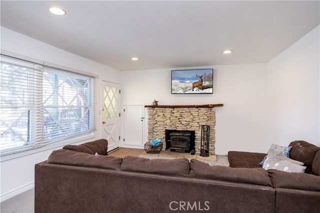 Detail Gallery Image 6 of 24 For 1007 Knickerbocker Rd, Big Bear Lake,  CA 92315 - 3 Beds | 2 Baths