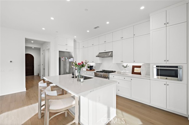 Detail Gallery Image 4 of 31 For 120 Eversedge, Irvine,  CA 92618 - 3 Beds | 2/1 Baths