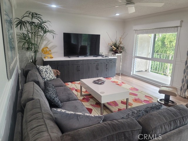 2185 VIA MARIPOSA, Laguna Woods CA: https://media.crmls.org/medias/a1695d99-686d-4e9f-9765-be07b0a71065.jpg
