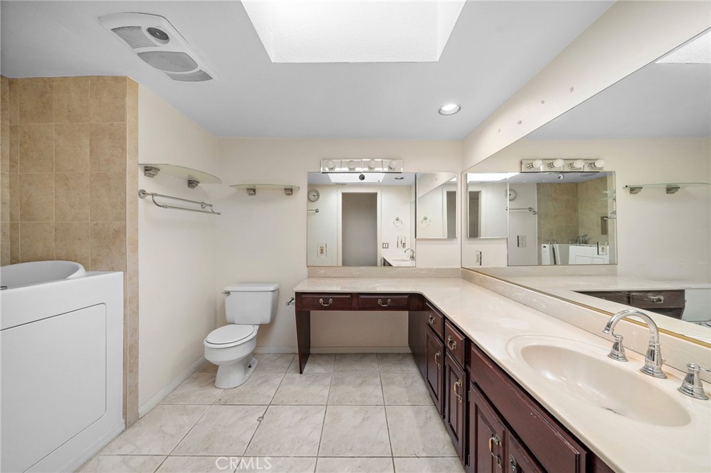 MLS #OC25258635 image #30