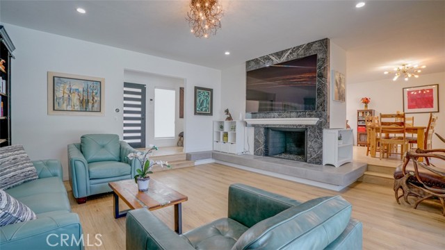 23853 Hatteras Street, Woodland Hills CA: https://media.crmls.org/medias/a1699b89-fc8d-4755-a233-d16e8a8fbbe3.jpg