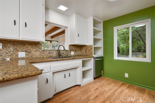 Detail Gallery Image 13 of 36 For 3833 Ridgemoor Dr, Studio City,  CA 91604 - 2 Beds | 1/1 Baths