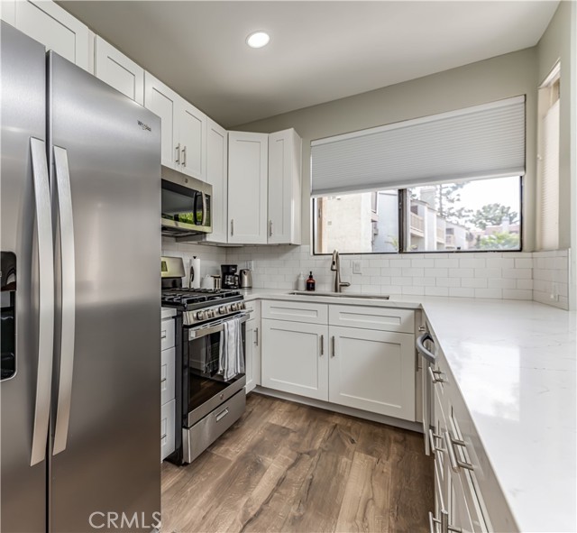 10560 Lakeside N Drive, Garden Grove CA: https://media.crmls.org/medias/a169c36a-ad05-4446-ad07-aafac54e0d24.jpg