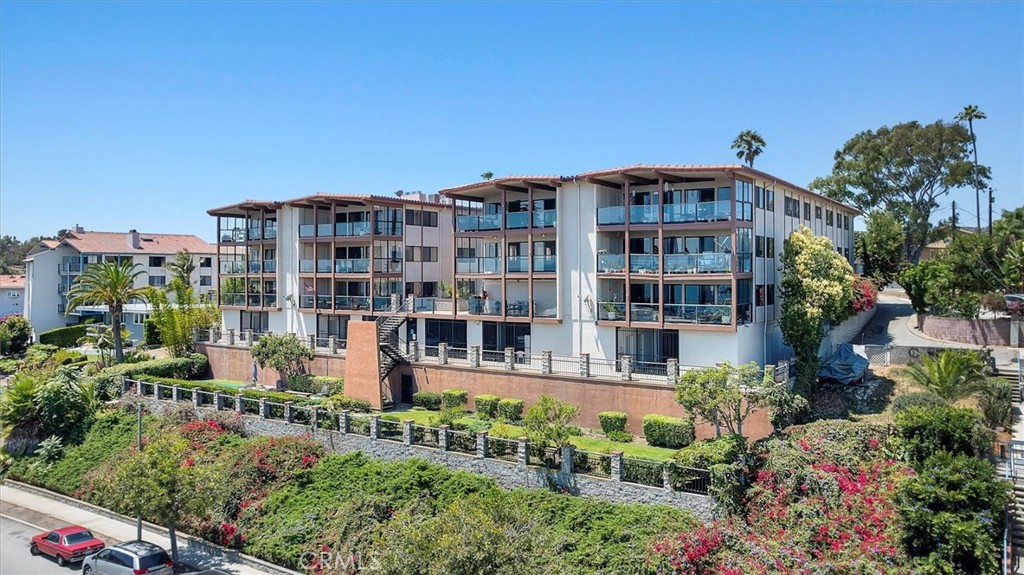 MLS #PV25182032 img 1