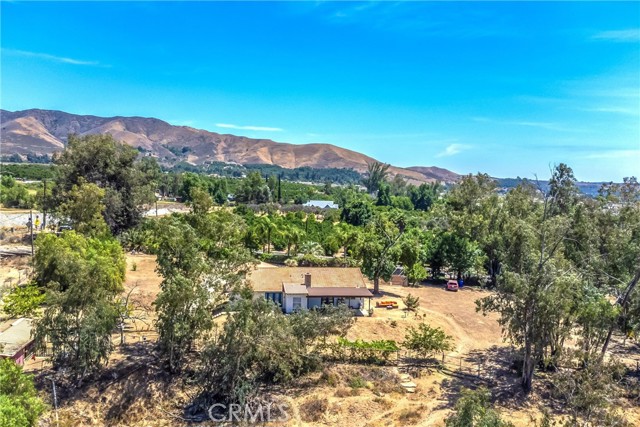 32272 Florida Avenue, Mentone CA: https://media.crmls.org/medias/a16a804e-5145-4a15-b316-8bd476903917.jpg