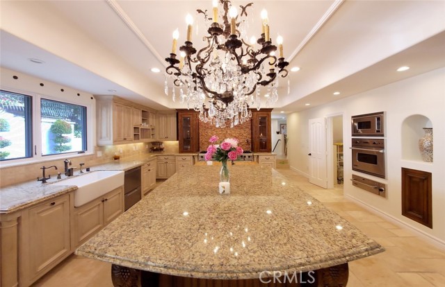 Detail Gallery Image 12 of 45 For 11947 Iredell St, Studio City,  CA 91604 - 7 Beds | 8 Baths