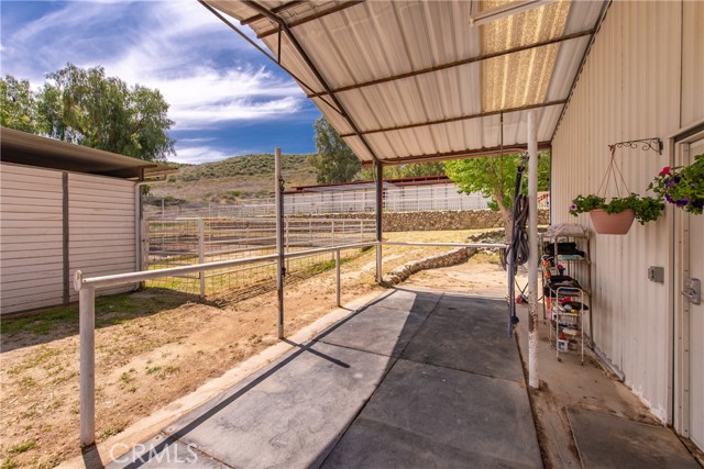 30505 Sloan Canyon Road, Castaic CA: https://media.crmls.org/medias/a16a93da-943d-4187-9218-60f88e3ab682.jpg