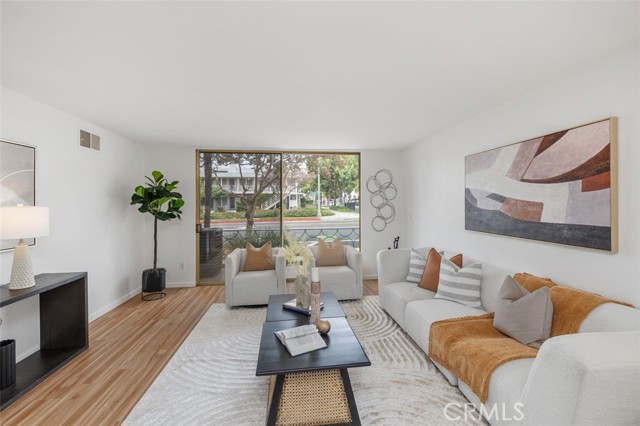 Detail Gallery Image 8 of 45 For 1000 Cordova St #101,  Pasadena,  CA 91106 - 2 Beds | 2 Baths