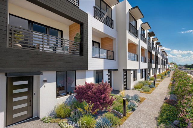 Detail Gallery Image 8 of 23 For 100 W Ramona Ave, Grover Beach,  CA 93433 - 3 Beds | 3/1 Baths