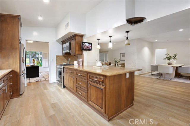 Detail Gallery Image 15 of 45 For 7333 via Rio Nido, Downey,  CA 90241 - 3 Beds | 3 Baths