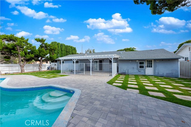 Detail Gallery Image 5 of 58 For 4408 Walnut Ave, Simi Valley,  CA 93063 - 3 Beds | 3 Baths