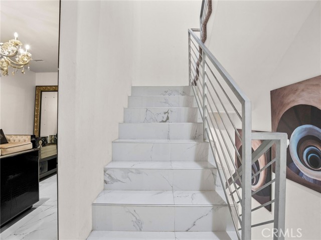 Detail Gallery Image 13 of 29 For 9881 Alburtis, Santa Fe Springs,  CA 90670 - 4 Beds | 4 Baths