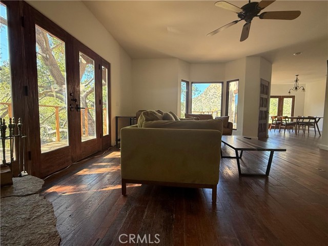 Detail Gallery Image 11 of 30 For 2045 Lookout Dr, Agoura Hills,  CA 91301 - 2 Beds | 2/1 Baths