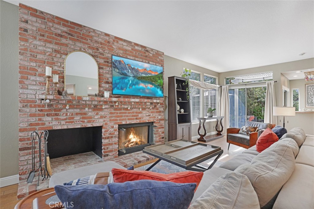 MLS #OC25218182 image #18