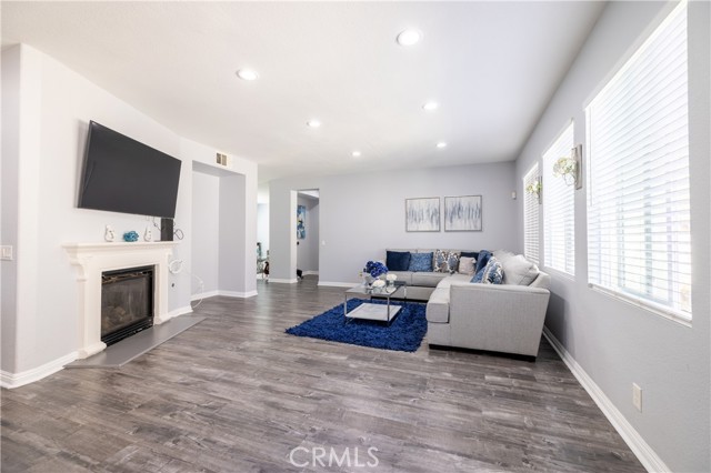 Detail Gallery Image 6 of 25 For 27859 Cirrus Cir, Corona,  CA 92883 - 5 Beds | 2/1 Baths