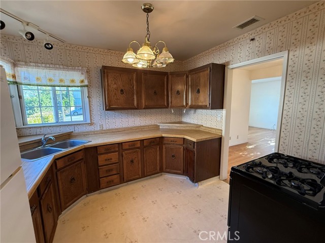 Detail Gallery Image 14 of 35 For 607 30th St, Paso Robles,  CA 93446 - 2 Beds | 1 Baths