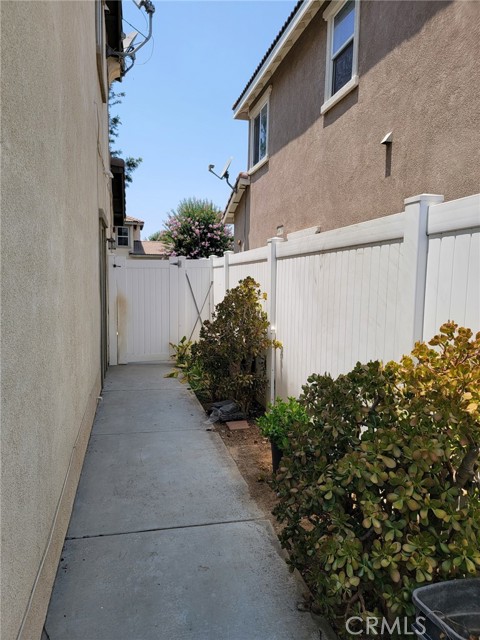 Detail Gallery Image 7 of 17 For 1662 Palermo Dr, Riverside,  CA 92507 - 3 Beds | 2/1 Baths