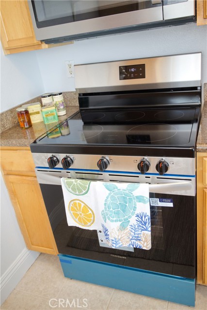 3535 205 Madison Ave, San Diego CA: https://media.crmls.org/medias/a16e4bb2-0a4f-48ae-a987-4de33cb03f4d.jpg